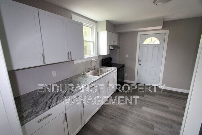 Building Photo - 22 Glen Este Pl