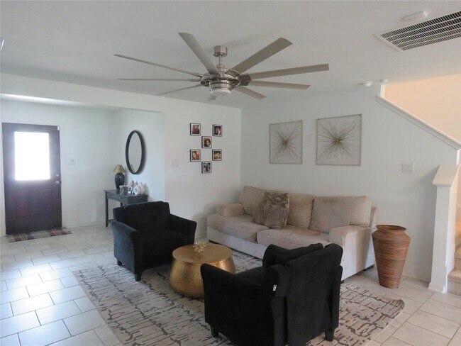 Building Photo - 13031 Mills Creek Meadow Dr