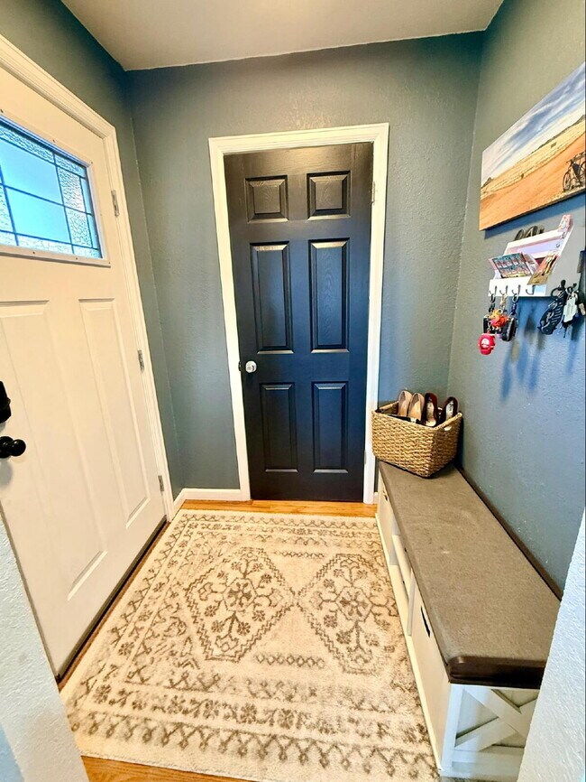 Building Photo - Gorgeously Updated Pueblo Home