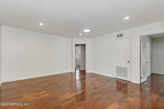 Building Photo - 10654 Casa Grande Dr
