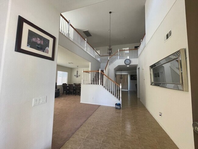 Building Photo - EASTVALE GREAT NEIGHBORHOOD- 4+2.5 EXECUTIVE HOME, QUIET NEIGHBORHOOD - AVAILABLE NOW!!! ONLY 1 G...