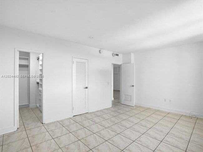 Building Photo - 10185 Collins Ave