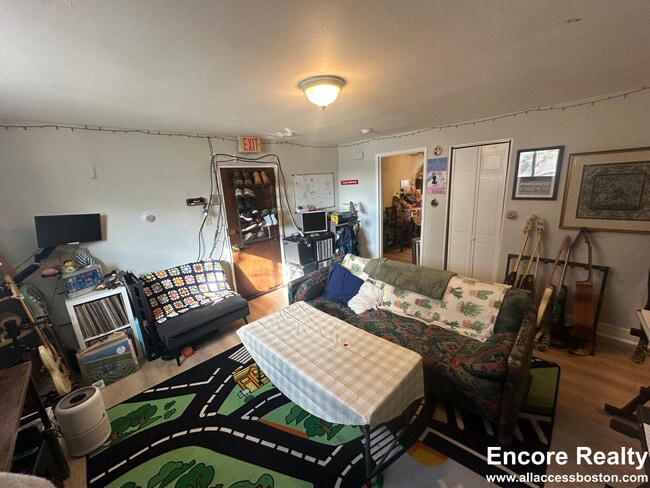 Building Photo - 69 Chiswick Rd