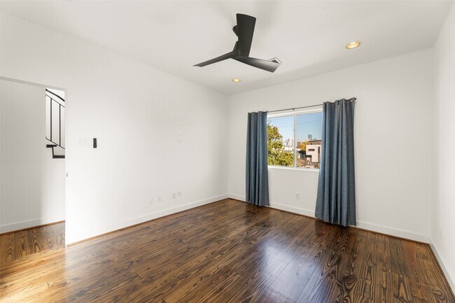 Building Photo - 1524 Blodgett St