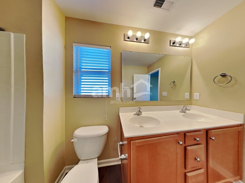 Building Photo - 109 Pickens Ln
