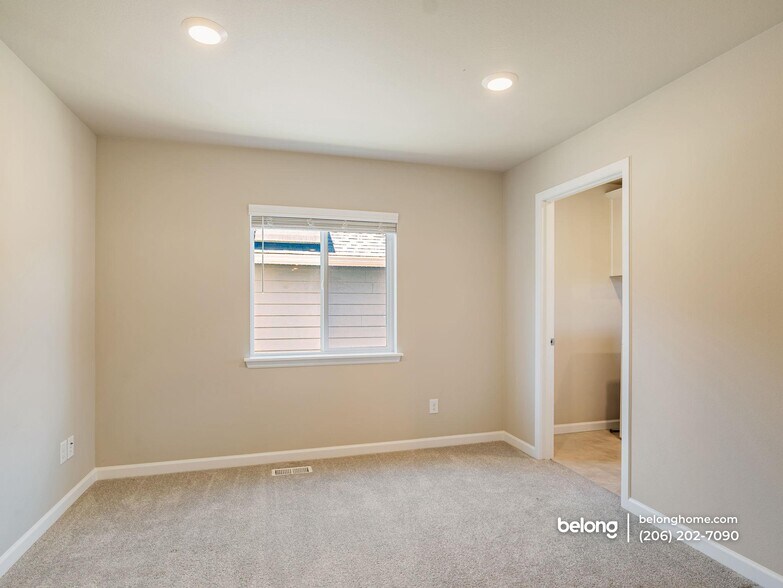 Building Photo - 33149 Glacier Ave SE