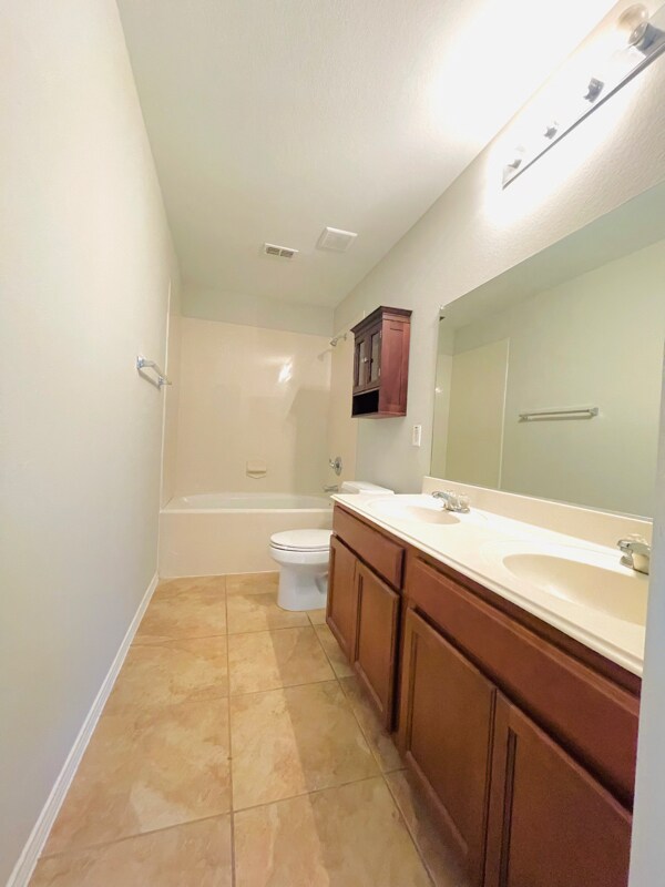 Building Photo - 604 Poncho Ln