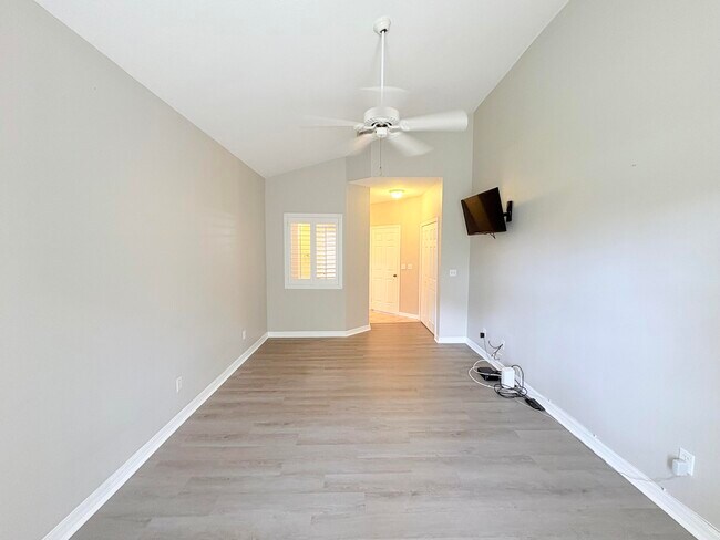 Building Photo - 9865 Perfect Dr