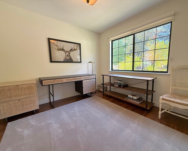 Building Photo - 6484 Heather St