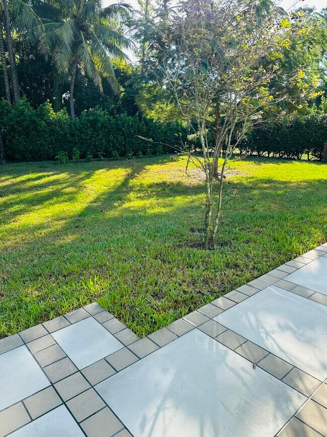 Building Photo - 17647 81st Ln N