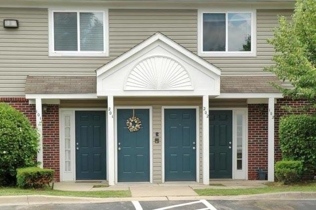 Entry - Pinewoods Circle