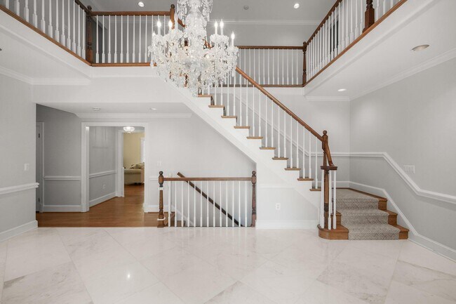 Building Photo - 9809 Hall Rd