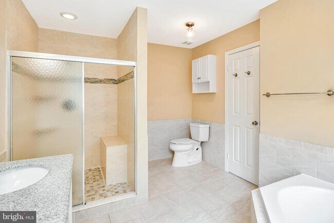 Building Photo - 21102 Raintree Ct