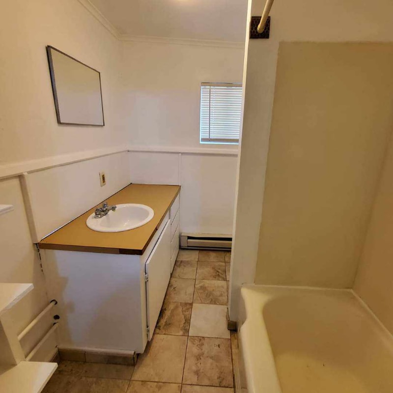 Building Photo - 407 Adams Ln