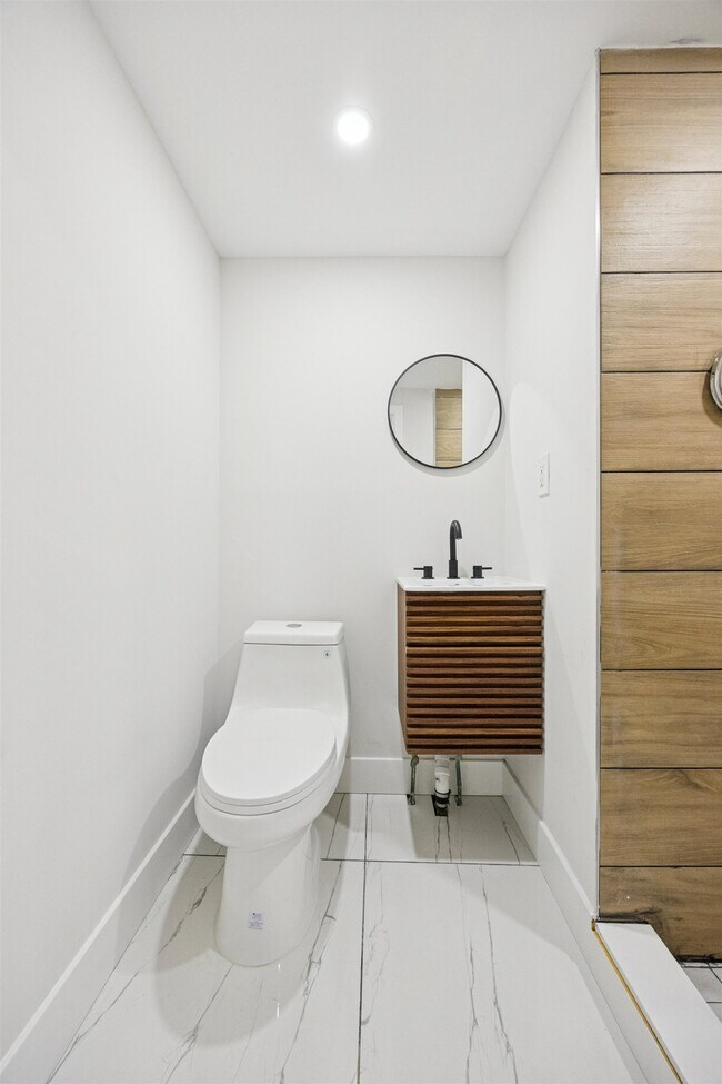 Building Photo - 4522 Baker St