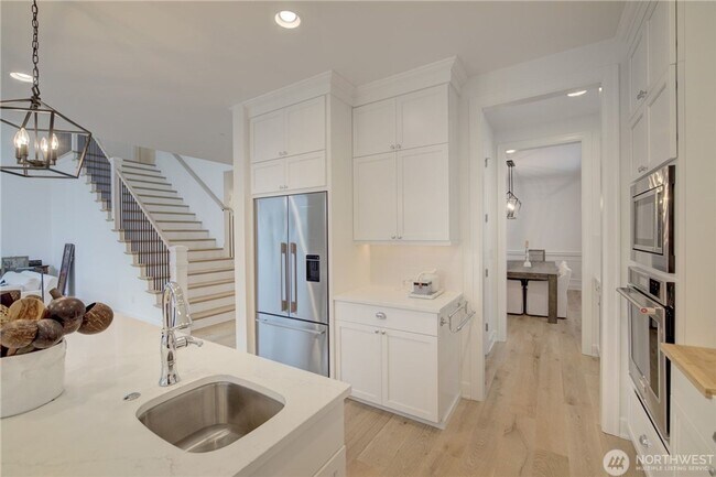 Building Photo - 5Bd/4.5Ba Sammamish House