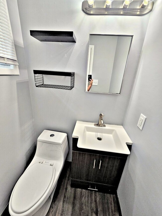 Building Photo - HOUSE FOR RENT - DECATUR