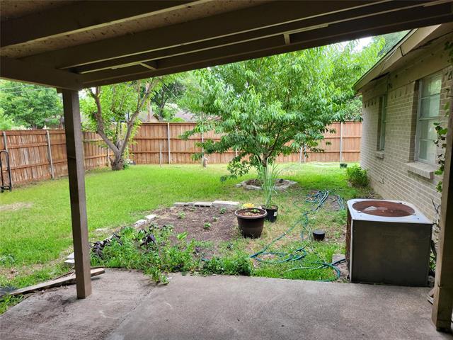 Building Photo - 1018 Vegas Dr