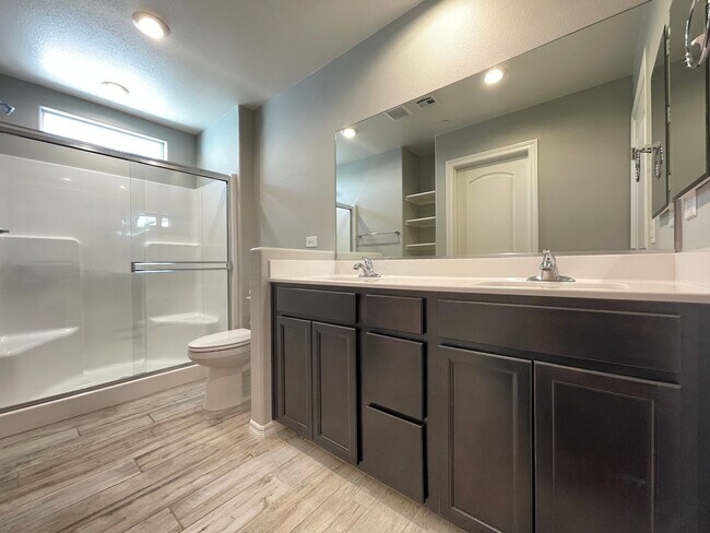 Building Photo - Beautiful Gated Henderson Home | 3 Bed/ 2.5 Bath- AVAILABLE 3/31/26