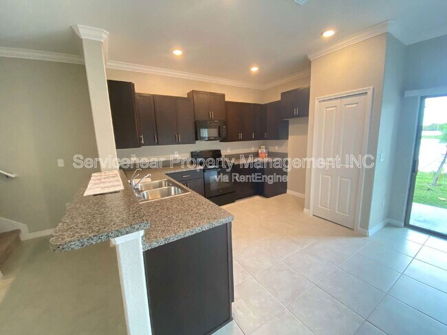 Building Photo - 11852 Dumaine Valley Rd