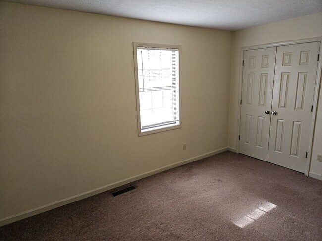 Building Photo - 101 Mead Ave