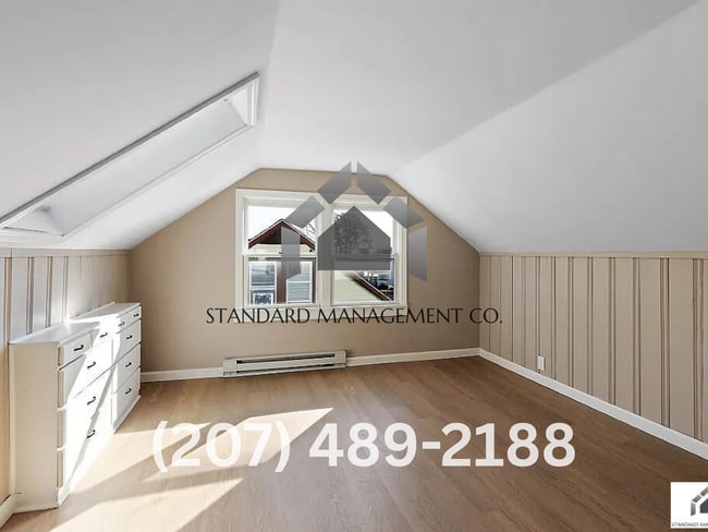Building Photo - Spacious 4-Bedroom Home with Garage & Modern Heating  for Rent in Waterville