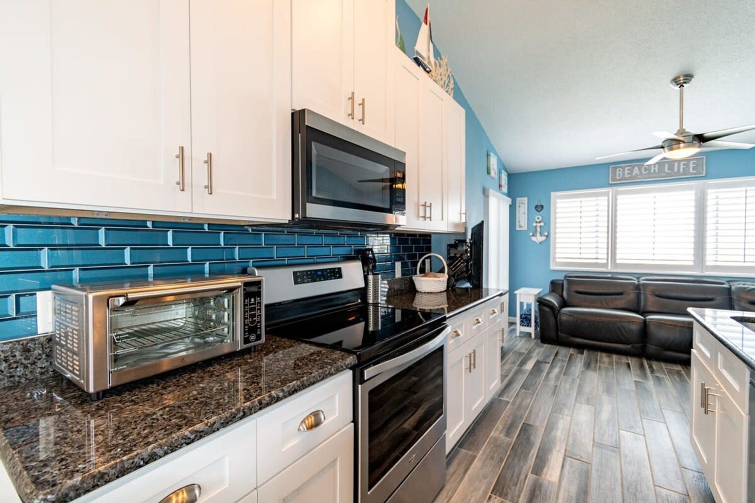 Building Photo - 516 Beach Park Ln