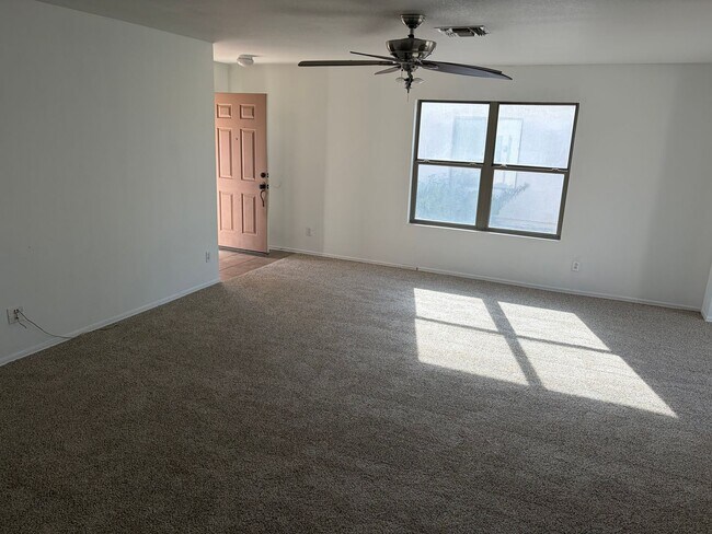 Building Photo - Surprise, Im waiting for you!