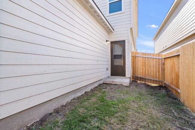 Building Photo - 3932 Northaven Trail