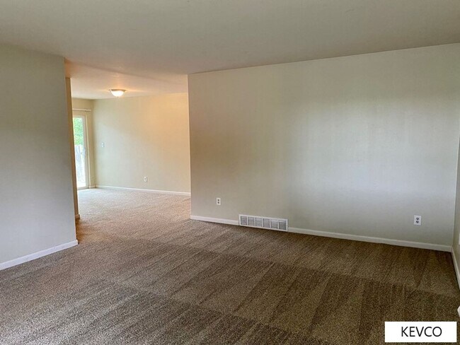 Building Photo - Three Bedroom House Near CSU Vet School