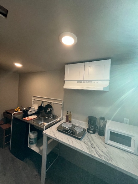 Building Photo - 1524 Hayes St