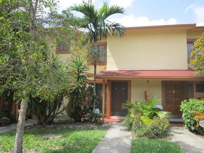 Primary Photo - Charming 2BR Townhome with Private Patio –...