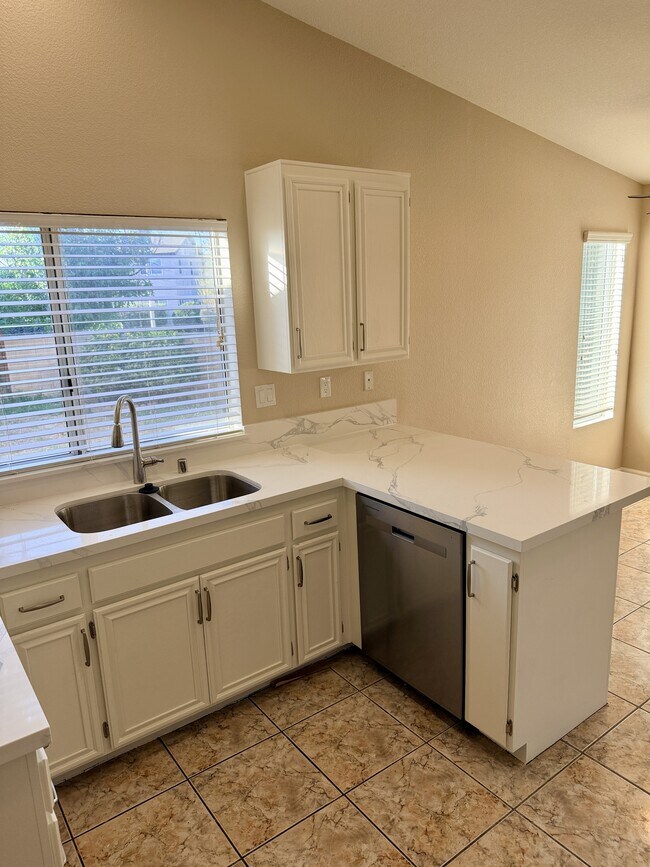 Building Photo - 4238 Brookside Dr