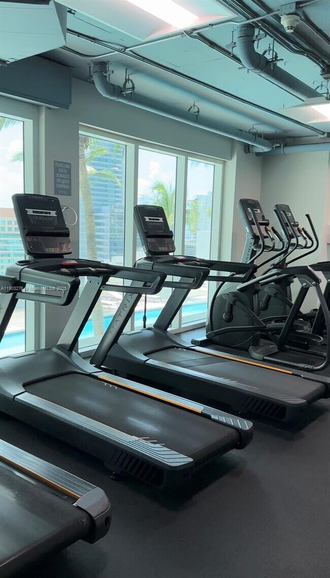 Building Photo - 60 SW 13th St