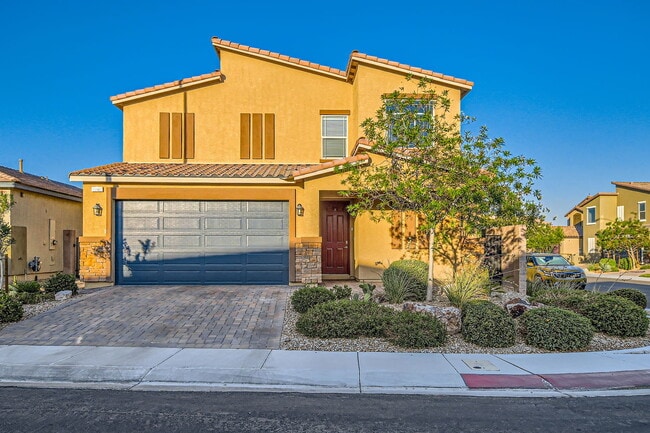 Building Photo - GATED 2-STORY HOME!