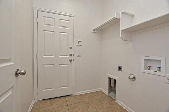 Building Photo - 207 Hoot Owl Ln N