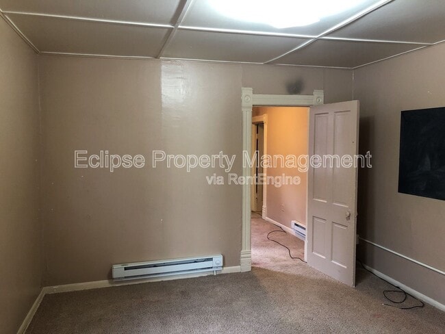 Building Photo - 721 3rd St