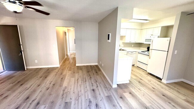 Building Photo - 6901 Alvarado Rd