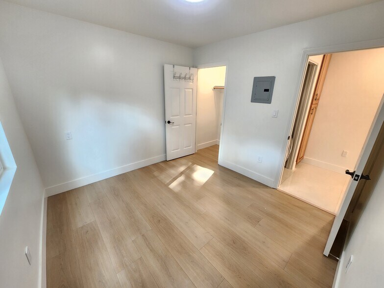 Building Photo - 10528 Tuxford St