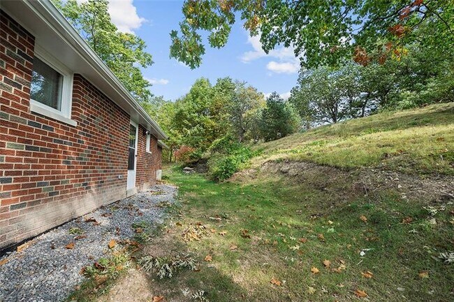 Building Photo - 8966 Knoll St
