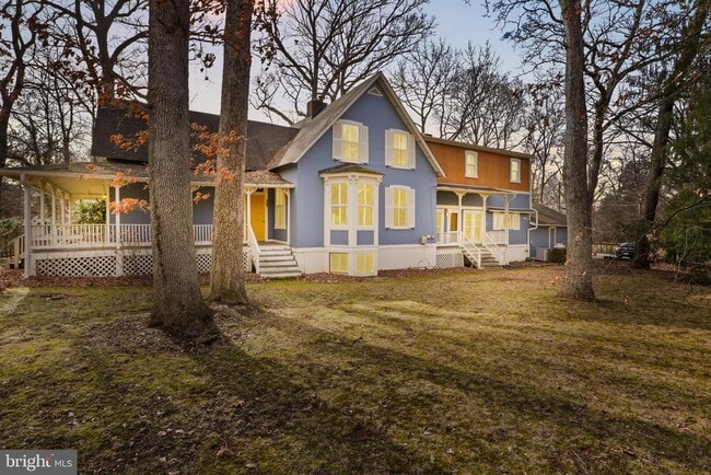 Building Photo - 206 Grove Ave