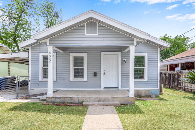 Primary Photo - "Charming 3-Bedroom Sanctuary on Buckingha...