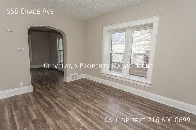 Building Photo - 558 Grace Ave