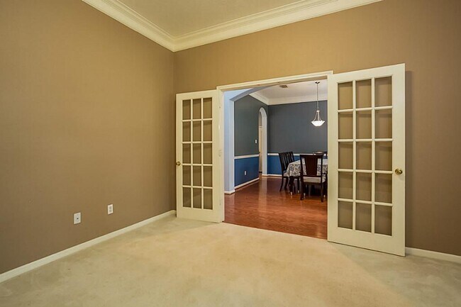 Building Photo - 6105 Jordan Dr