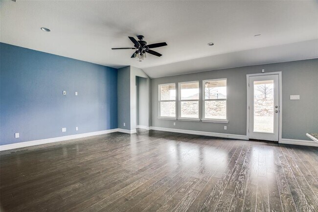 Building Photo - 3404 Glendale Ln
