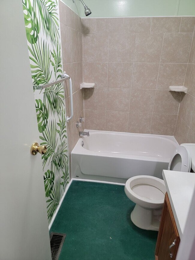 Building Photo - Bright 3-Bed, 2-Bath Home with Yard in 55+ Community!