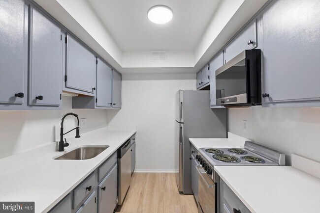 Building Photo - 207 S Patrick St