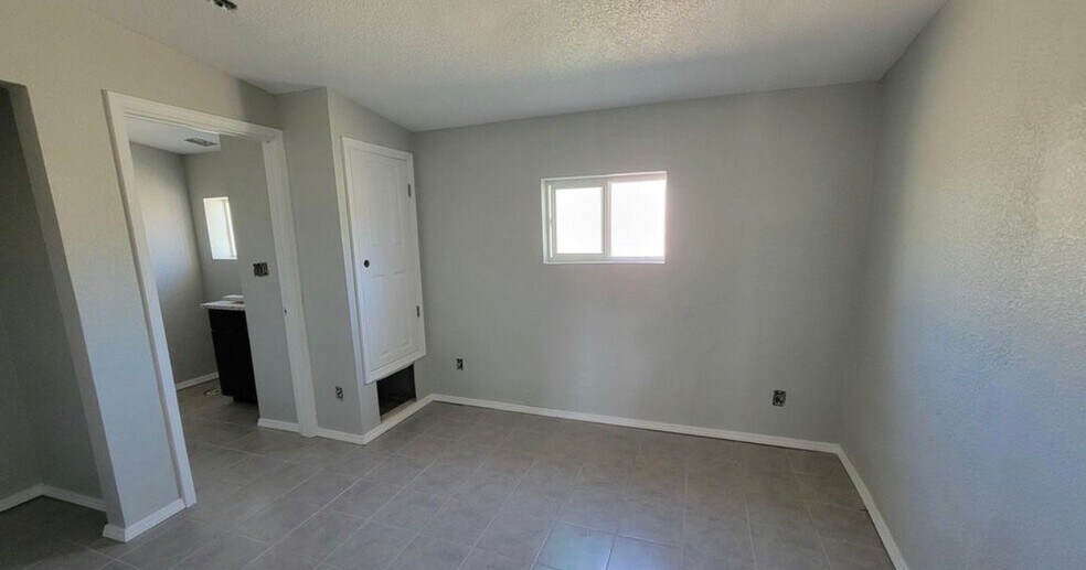 Building Photo - 231 Francis St