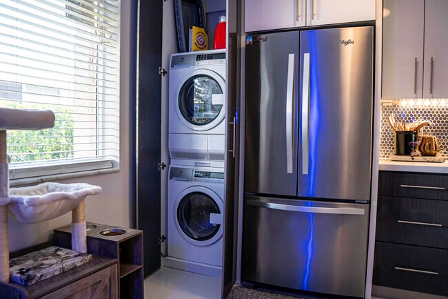 Building Photo - 55 SE 14th St