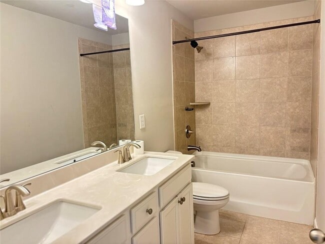 Building Photo - 5800 Arbor Green Cir